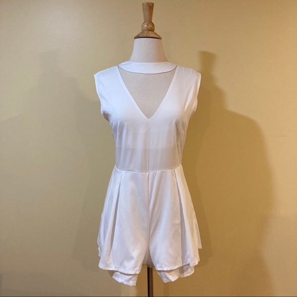 Layered Back Zip Plunging V Neck Choker Romper White - Picture 3 of 4